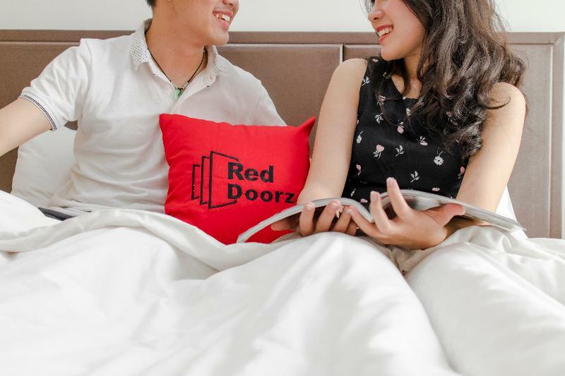 RedDoorz Plus near RS Harapan Kita Hotel Jakarta Bagian luar foto